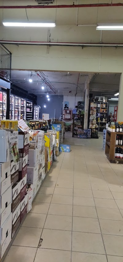 מנשה - מרכז למשקאות ויינות בע"מ