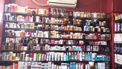 عطورات وأحزية عبدالله عبد الوهاب