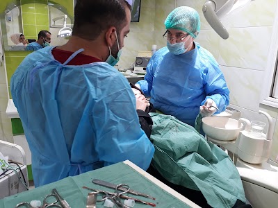 عيادة الدكتور زكريا تقي لطب الاسنان