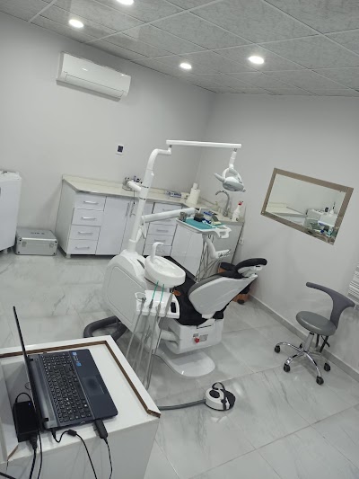 Ahmet Şakı Diş Kliniği