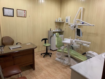 الدكتور انس حداد
