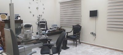 الدكتور محمود عدنان المقداد