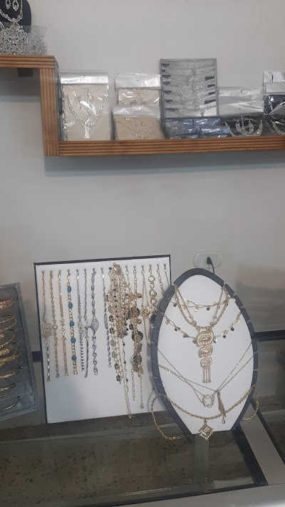 الجود للفضيات