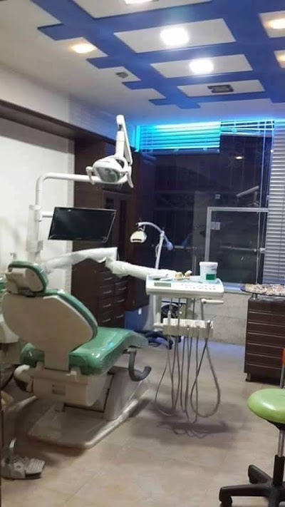 المركز السوري التخصصي لزراعة وتقويم الأسنان