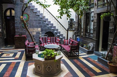 Antique Khan Hotel
