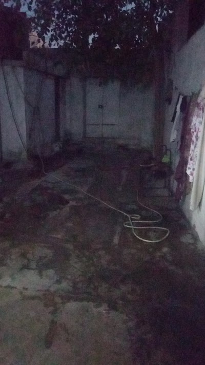 بيت دخلو ناس سري كانيه