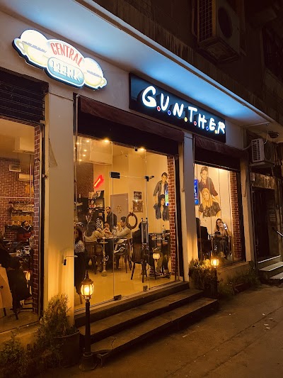 Central Perk Gunther