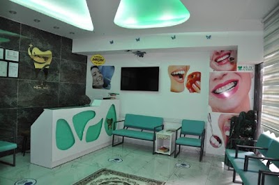Diş Hakim