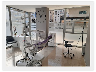 Diş Hekimi Halime Savci - Astro Dent Ağız ve Diş Sağlığı Kliniği