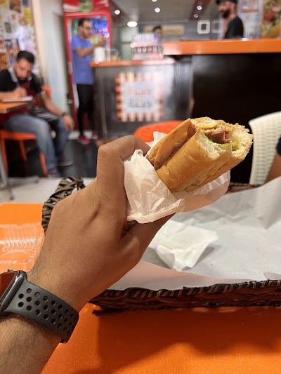 Khebzeh W Jebneh