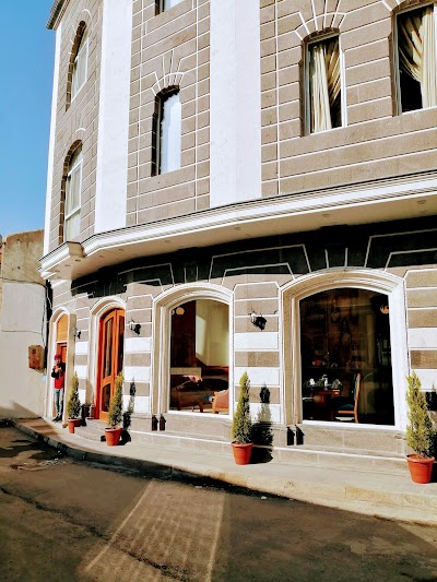 Louis Inn Hotel and Restaurant