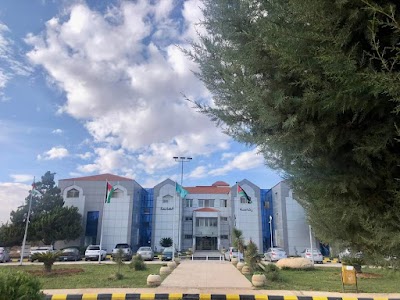 مبنى رئاسة جامعة آل البيت
