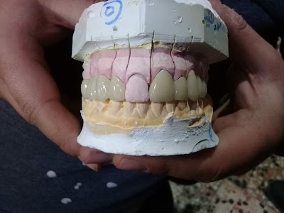 مخبر smilemakers
