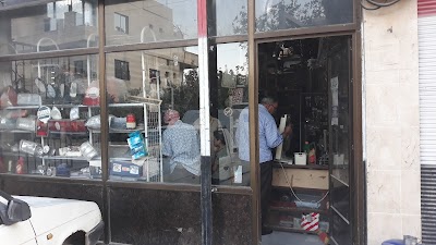 مخزن ابو دياب لقطع السيارات