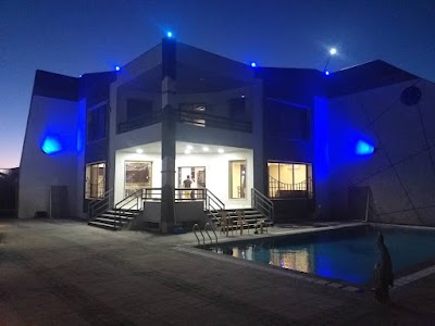 مسابح ميلانا Milana Pools