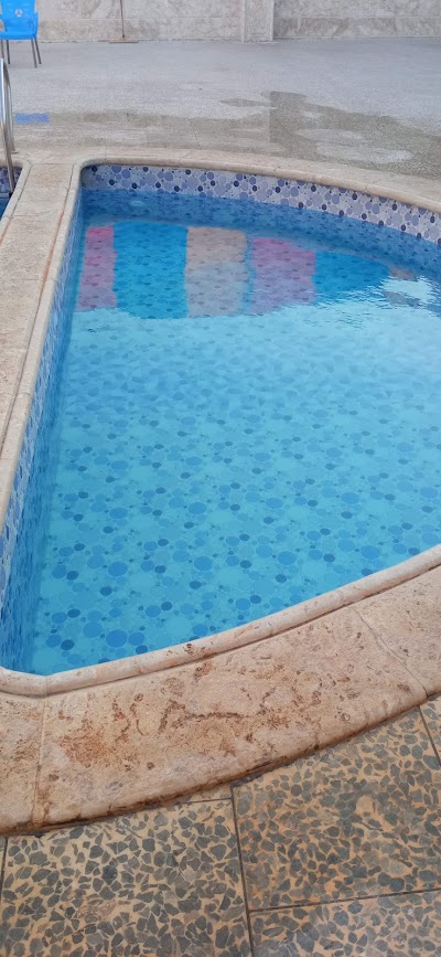مسبح زير