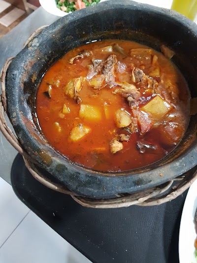 مطعم النبع الكبير السياحي