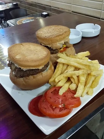 مطعم وكافيه رياض