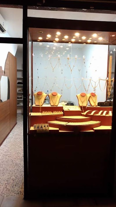 Qatna Shopping Center