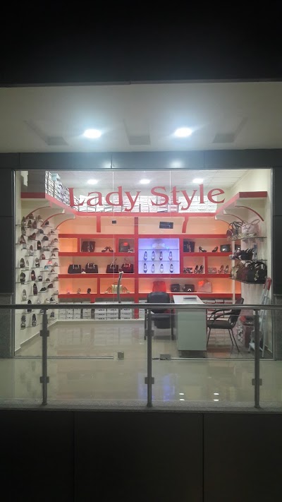 Royal center