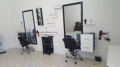 THE BEAUTY SALON