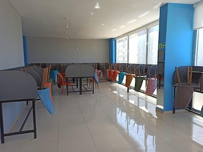 UYKUSUZ KÜTÜPHANE