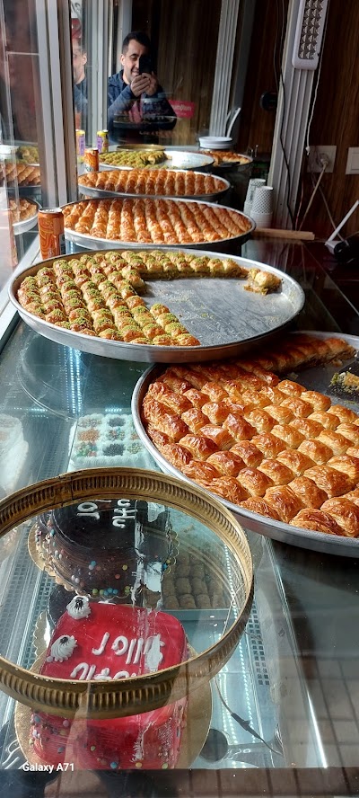Yaprak Pastanesi